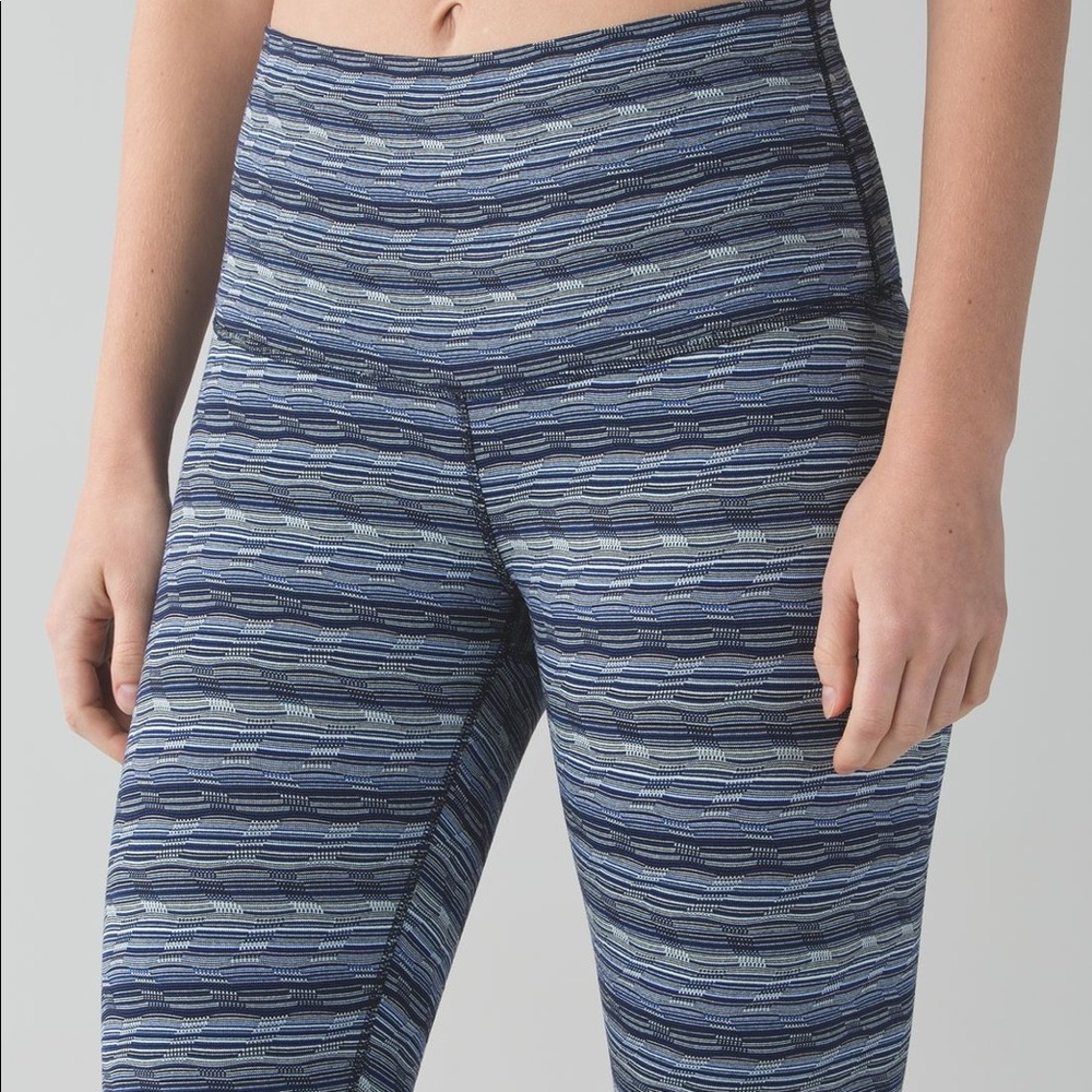 Wunder Under Women’s LuLulemon leggings!